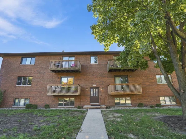 4195 Fairview Dr APT 8, Bettendorf, IA 52722