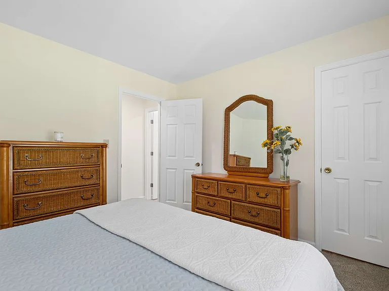 504 Riverview Dr — Photo 24