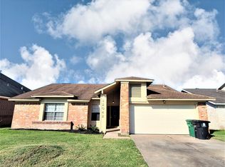 12042 Plumpoint Dr, Houston, TX 77099