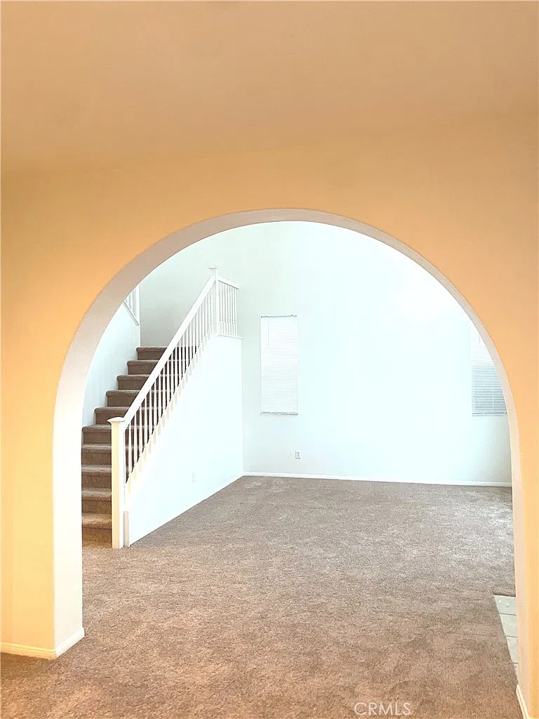 4 bed, 2647 sqft, $3,500 — Photo 3