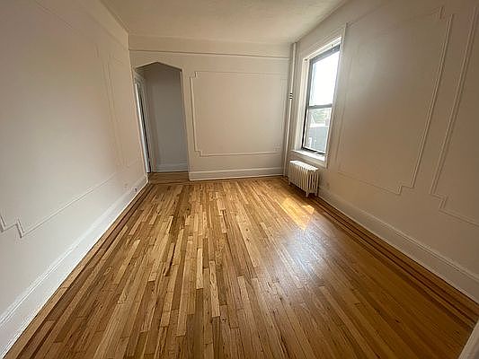 4th image of 2823 42nd St APT A2