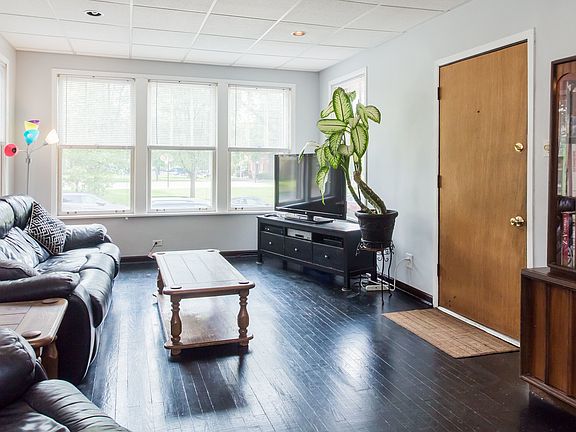 5th image of 4503 N Kilbourn Ave