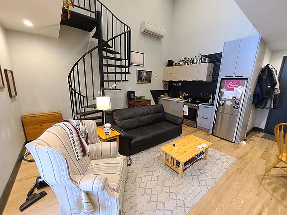 2nd image of 301 Broadway APT 5B