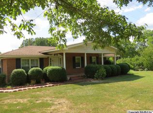 540 Buck Island Dr, Guntersville, AL 35976