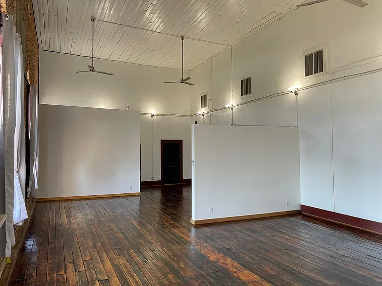 301 N Main St #5 — Photo 4