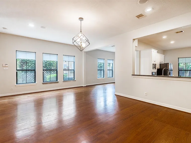 2923 Royal Oaks Crst — Photo 7