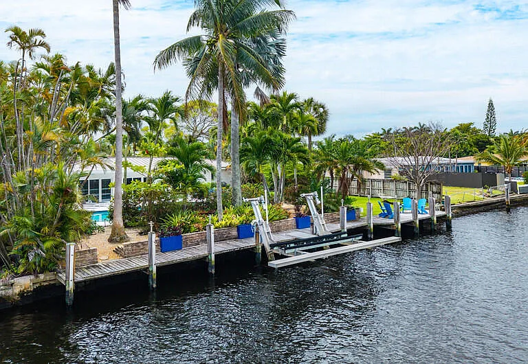 1733 Coral Gardens Dr — Photo 53