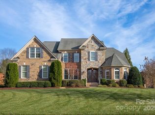 829 Wandering Way Dr, Waxhaw, NC 28173