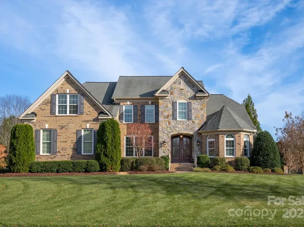829 Wandering Way Dr, Waxhaw, NC 28173