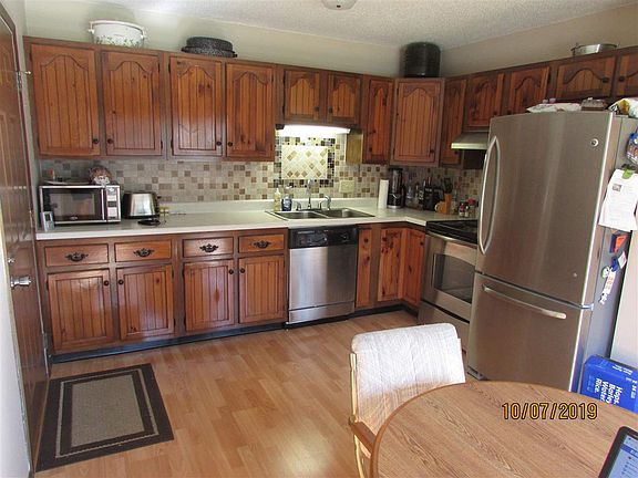 3rd image of 407 Lincoln Dr NE