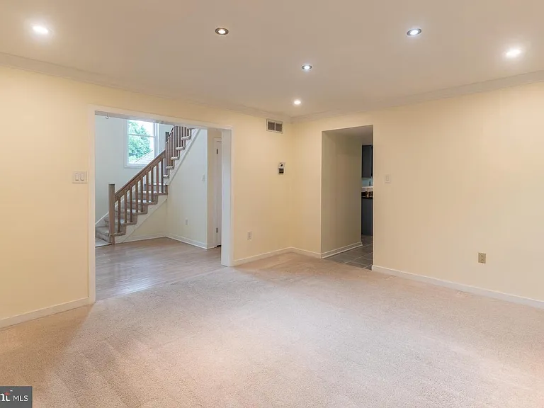 56 W Windrose Dr — Photo 14