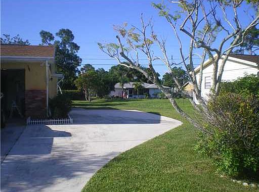 3rd image of 766 SE Brookedge Ave