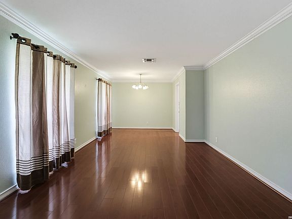 5th image of 6112 Rue Sophie St