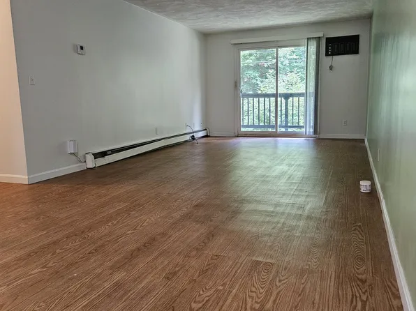 310 Brook Village Rd APT 19, Nashua, NH 03062