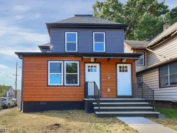 22 Pine St, Kearny Town, NJ 07032