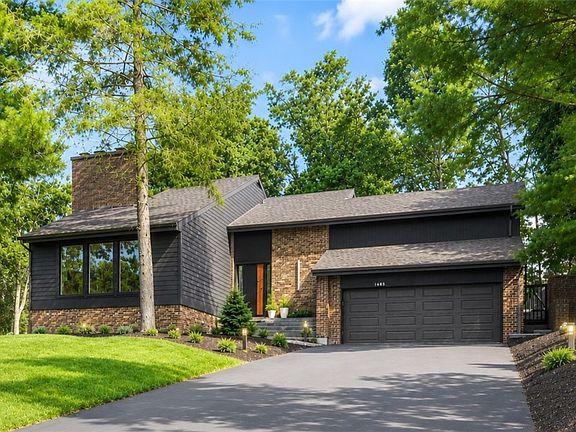 2nd image of 1660 Queens Dr
