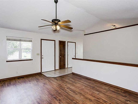 3rd image of 932 N Cedar Point Cir