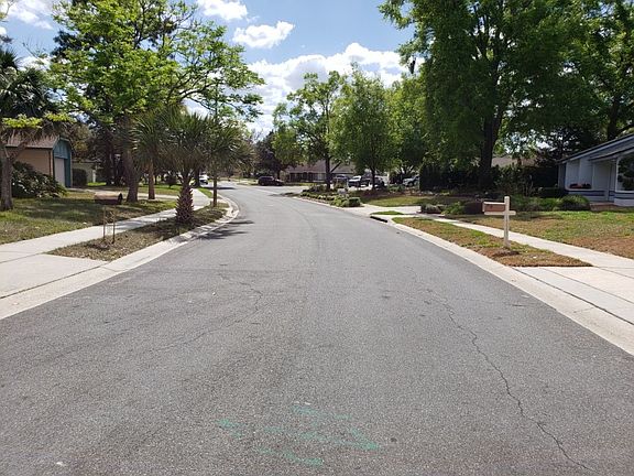 4th image of 1350 Queen Elaine Dr
