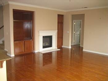 4th image of 3190 Hopland St
