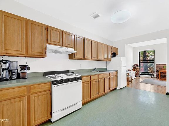 3rd image of 350 E 116th St