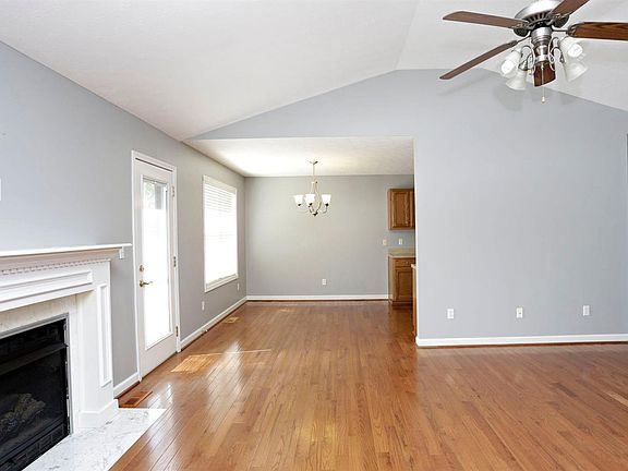 4th image of 200 White Cliffs Ln
