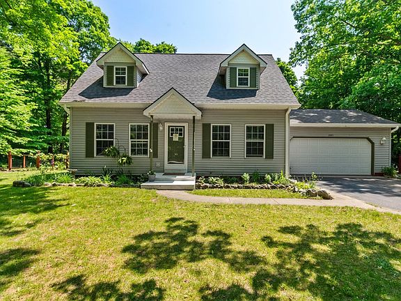 2nd image of 2491 Holland Cir