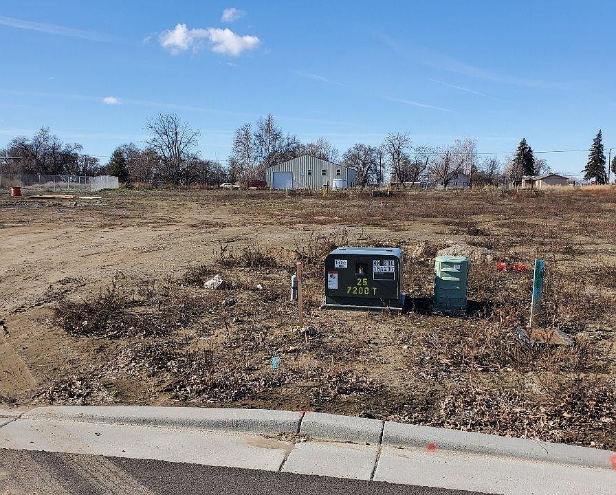 2nd image of 1019 SW Coyote Dr