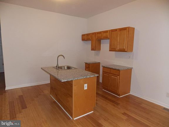 5th image of 442 N 52nd St