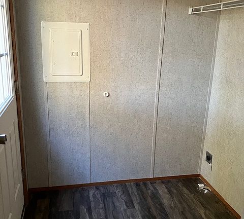 Laundry Hookup / Backdoor