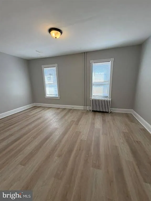 5 bed, 1.5 bath, 2454 sqft, $3,000 — Photo 2