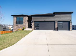 2613 W Goldfinch Drive, Ozark, MO 65721