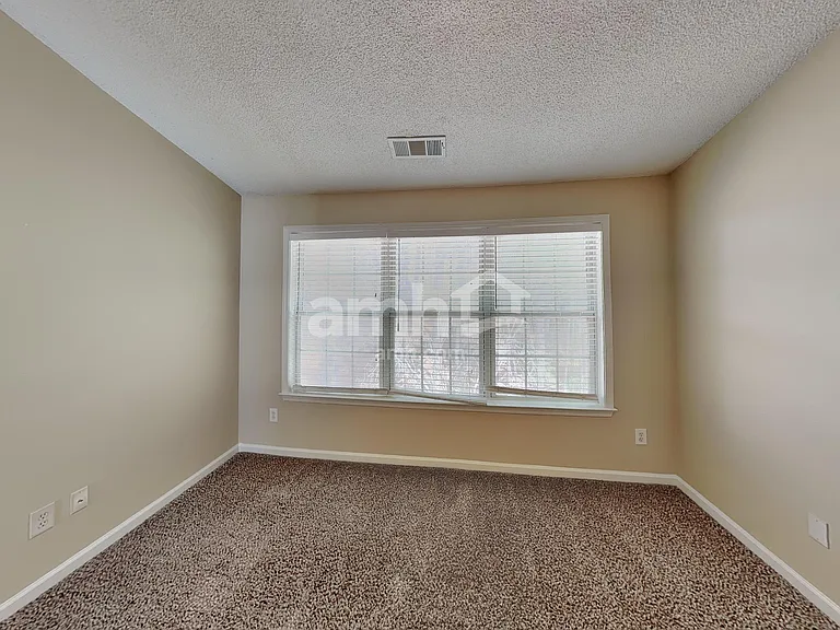 2523 Davenham Ln — Photo 10