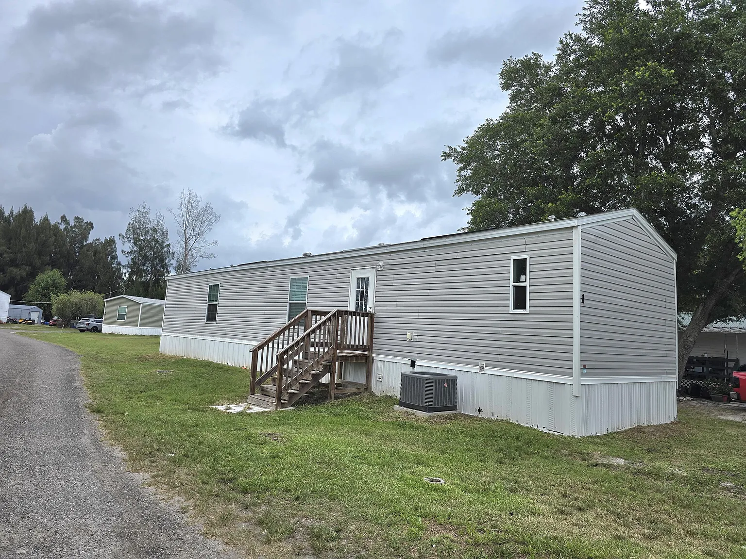 3 bed, 2.0 bath, 921 sqft, $1,850 — Photo 2