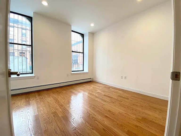 318 W 121st St #1A — Photo 9