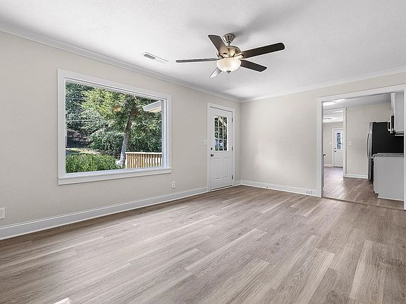 5th image of 672 Lupton Dr