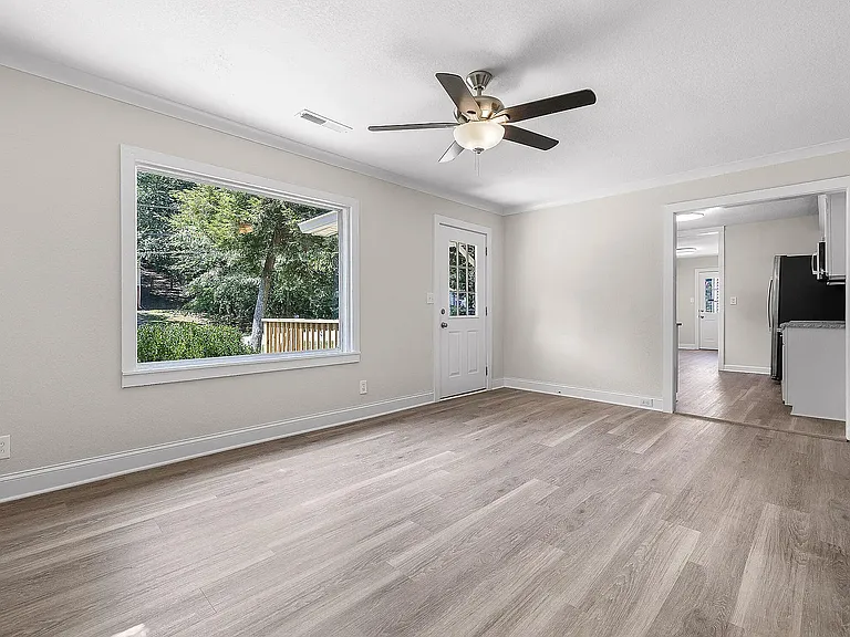 672 Lupton Dr — Photo 5