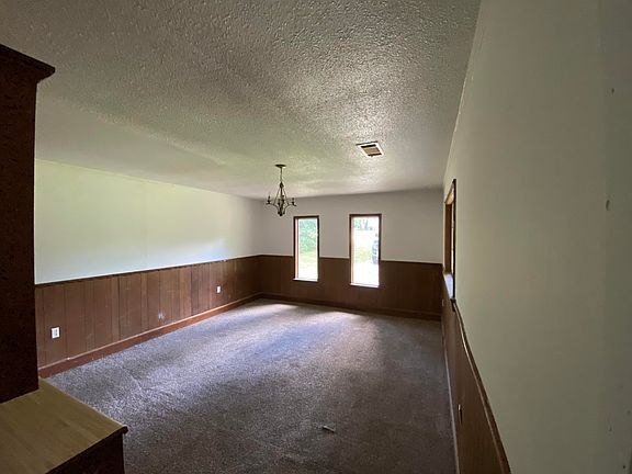 2nd image of 913 Southern Dr
