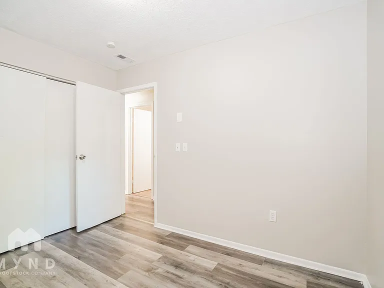 1484 Willow View Dr — Photo 11