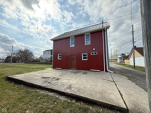 2nd image of 504 W Washington St