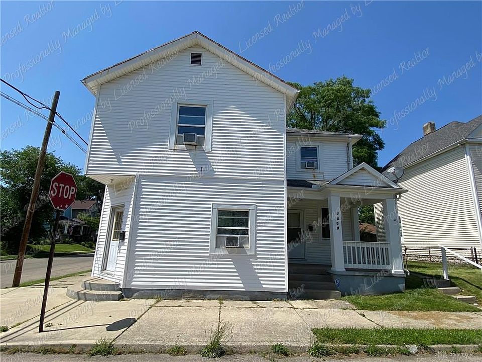 1st image of 3003 E 4th St