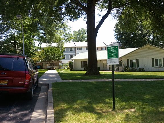 3rd image of 3137 Farnborough Ct #260-B