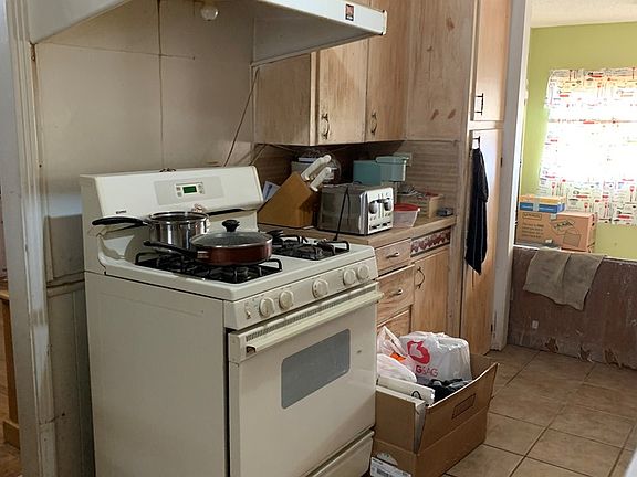 4th image of 3604 Pershing Ave