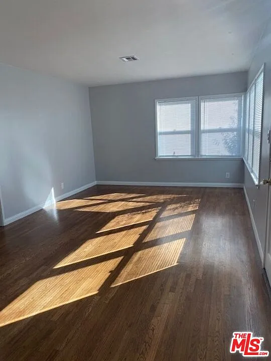 2 bed, 850 sqft, $3,600 — Photo 2