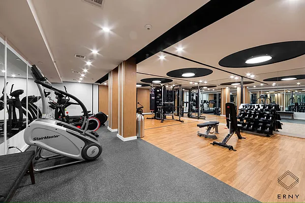 Rented by ERNY LLC | media 18