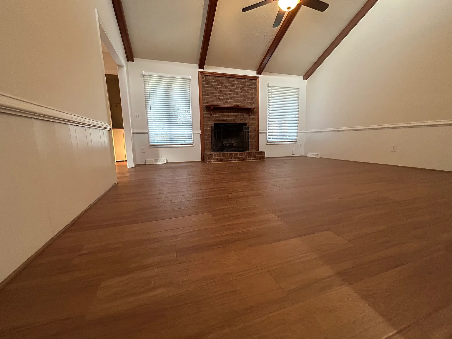 921 Glenshannon Rd — Photo 3