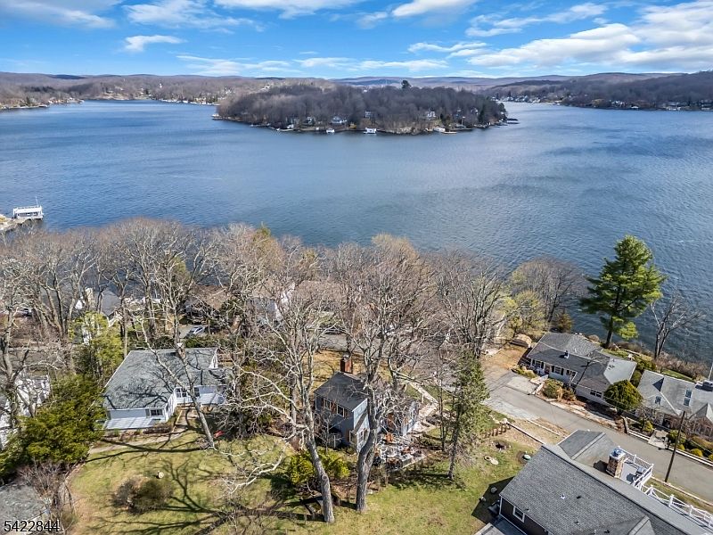 1st image of 14 Bass Rock Rd