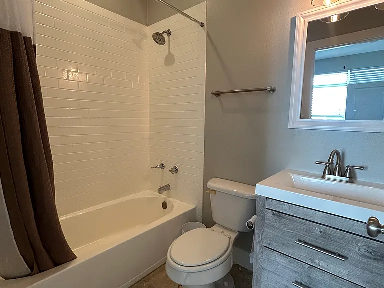 5711 Ross Ave #9 — Photo 9