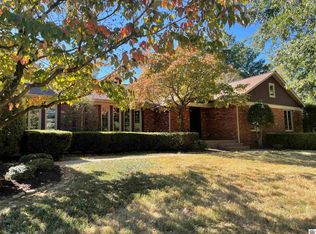 2011 Gatesborough Cir, Murray, KY 42071