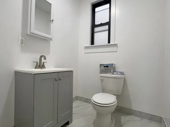 1800 Matthews Avenue image 15 of 16