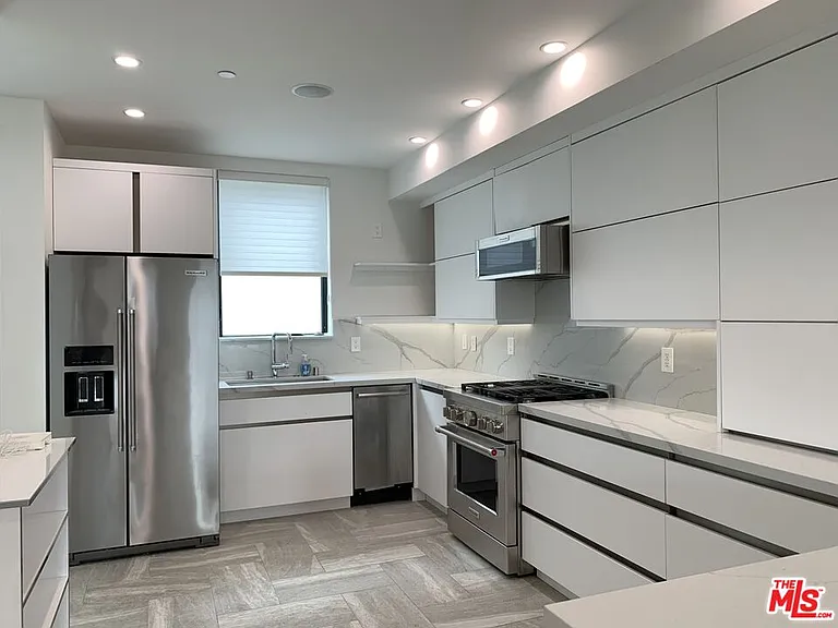 11341 Pearl St — Photo 27